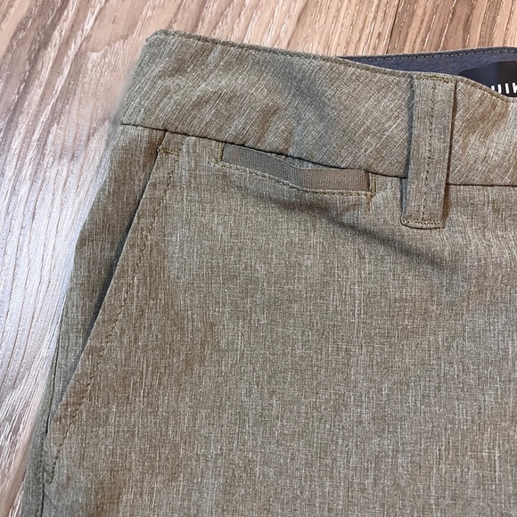 Quiksilver Boys Amphibian Water Resistant Shorts sz 12 - Picture 4 of 9